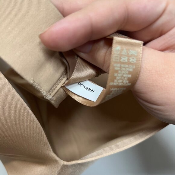 Skims Light Beige Wireless Push-Up Bra Size 36DD With Adjustable Straps & Hook C - Picture 4 of 11